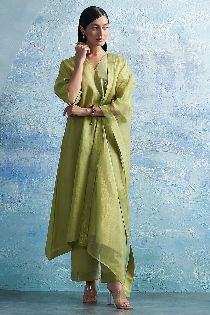 Sheen Green Linen & Cotton Shimmer Kurta Set by Charkhee at Pernia's Pop Up Shop