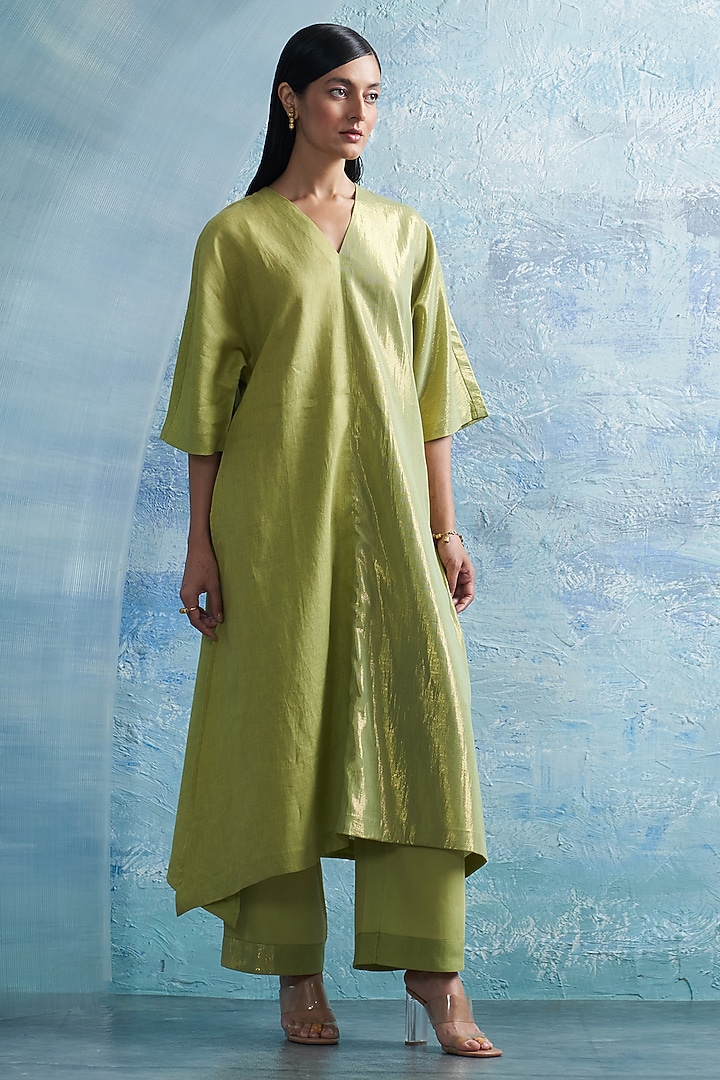 Sheen Green Linen & Cotton Shimmer Kurta Set by Charkhee at Pernia's Pop Up Shop
