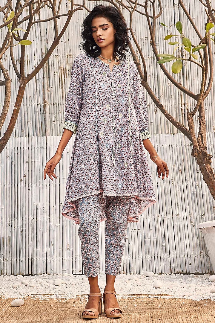 Grey Cotton Printed & Embroidered Kurta Set by Charkhee at Pernia's Pop Up Shop