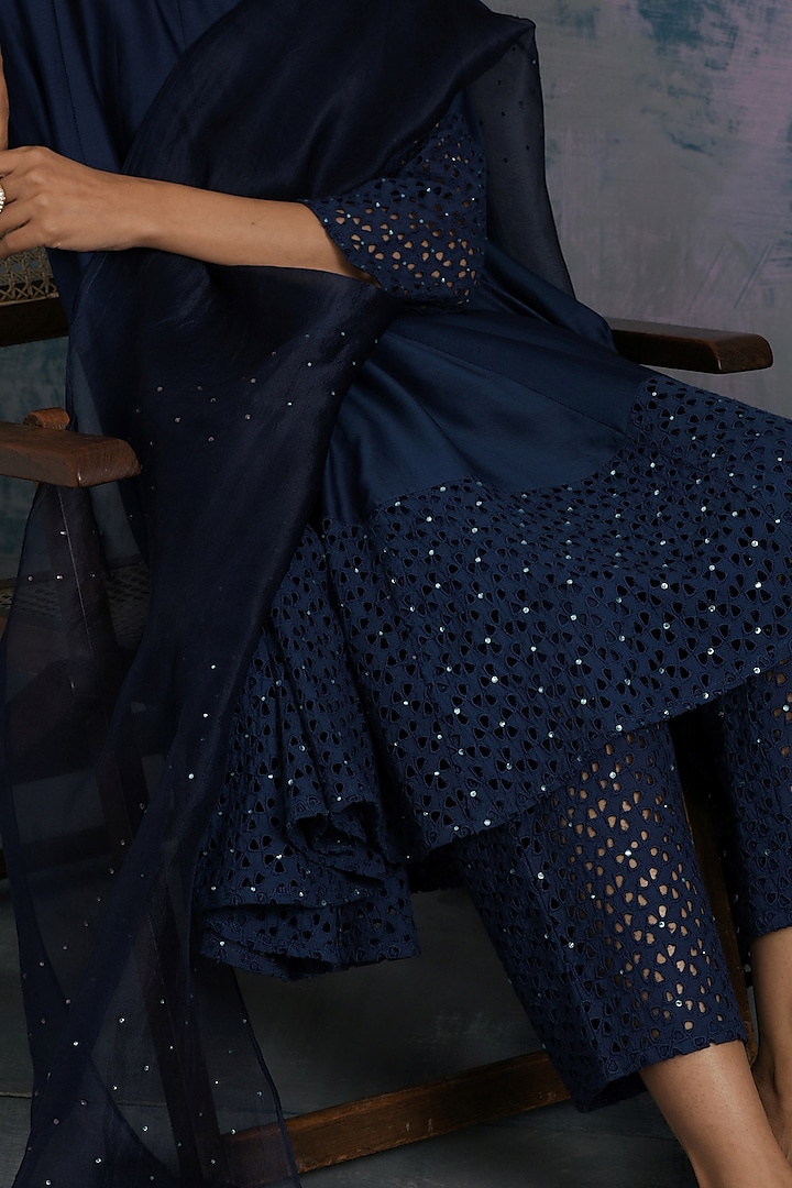 Midnight Blue Embellished Kurta Set by Charkhee at Pernia's Pop Up Shop