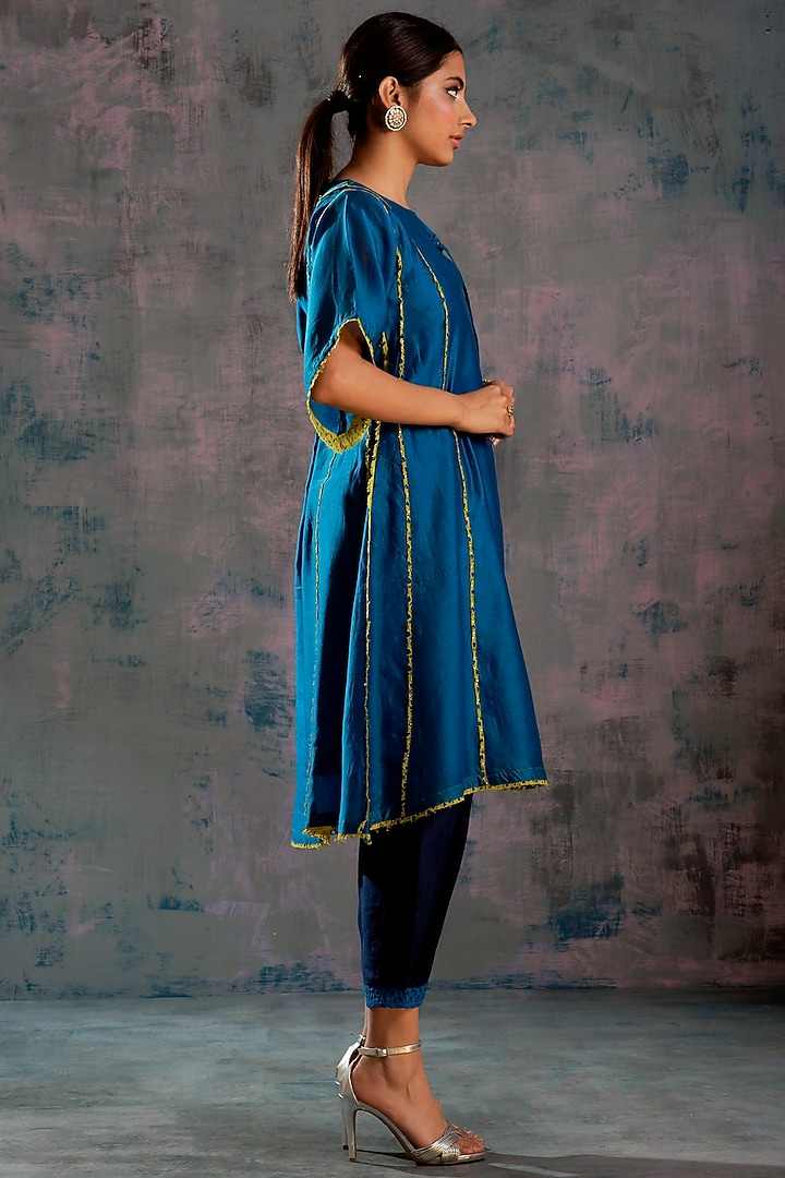 Egyptian Blue Embellished Chanderi Kurta Set by Charkhee at Pernia's Pop Up Shop