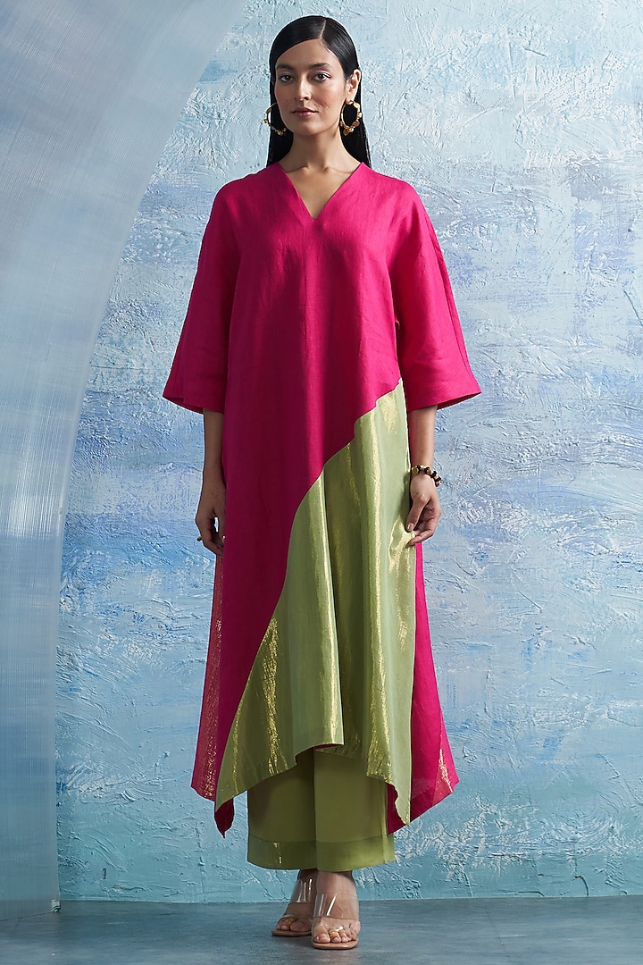 Fuchsia Pink Linen & Cotton Shimmer Kurta Set by Charkhee at Pernia's Pop Up Shop