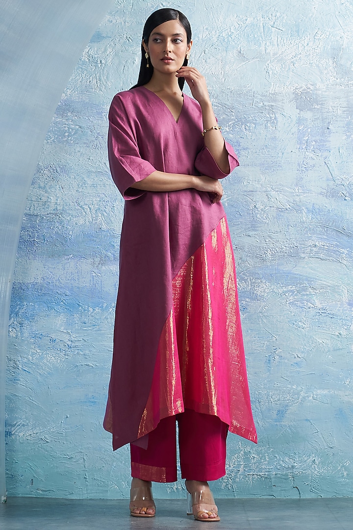 Grape Pink Linen & Cotton Shimmer Kurta Set by Charkhee at Pernia's Pop Up Shop