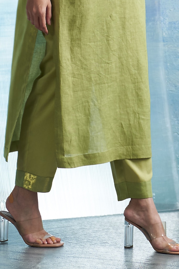 Sheen Green Linen & Cotton Shimmer Kurta Set by Charkhee at Pernia's Pop Up Shop
