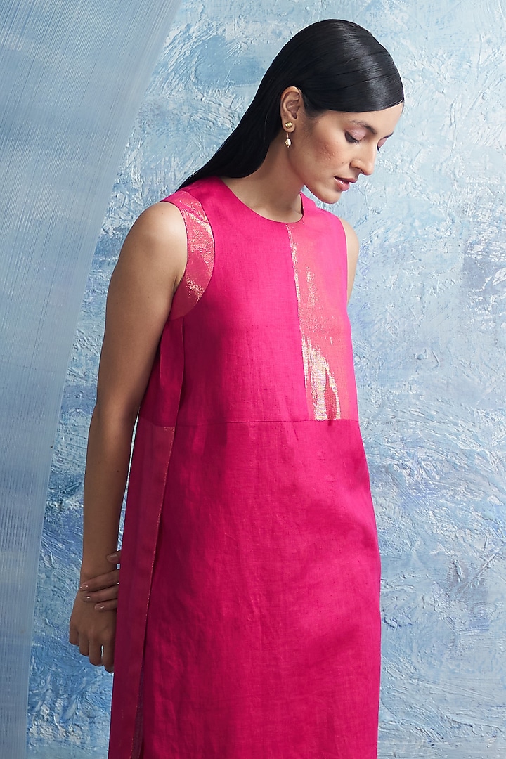 Fuchsia Pink Linen & Cotton Shimmer Kurta Set by Charkhee at Pernia's Pop Up Shop