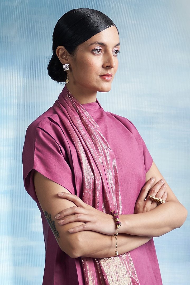 Grape Pink Linen & Cotton Shimmer Kurta Set by Charkhee at Pernia's Pop Up Shop