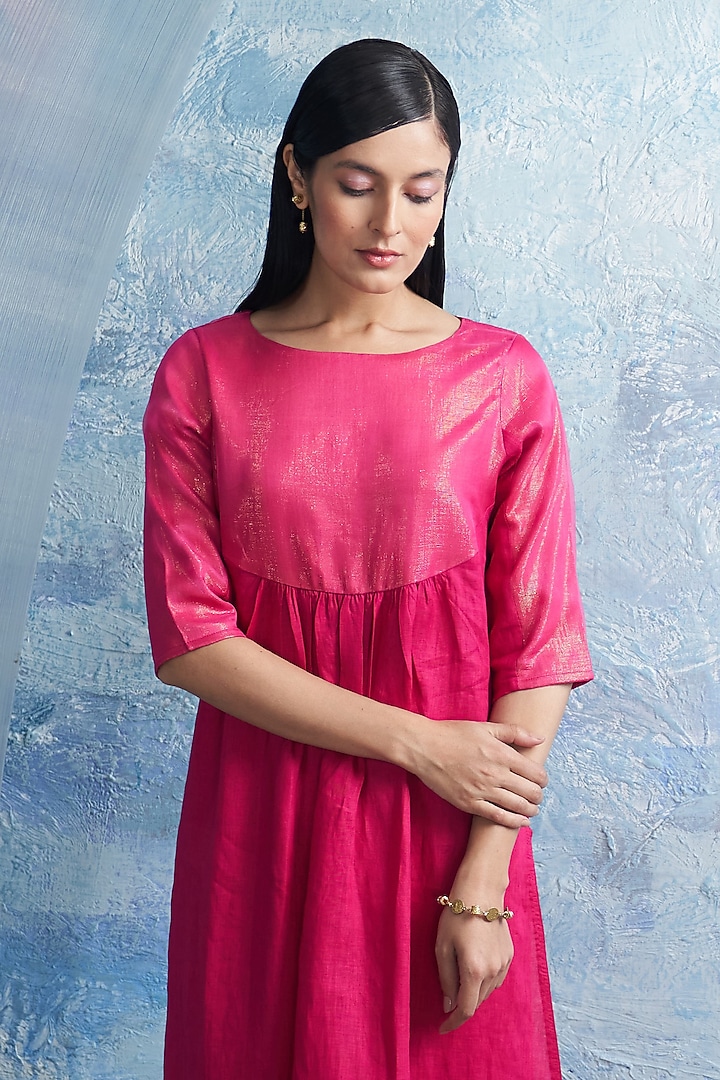 Fuchsia Pink Linen & Cotton Shimmer Kurta Set by Charkhee at Pernia's Pop Up Shop
