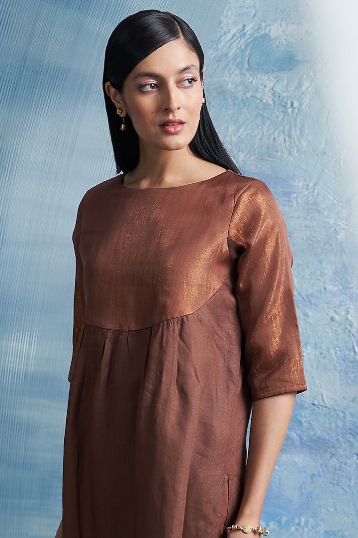 Wood Brown Linen & Cotton Shimmer Kurta Set by Charkhee at Pernia's Pop Up Shop