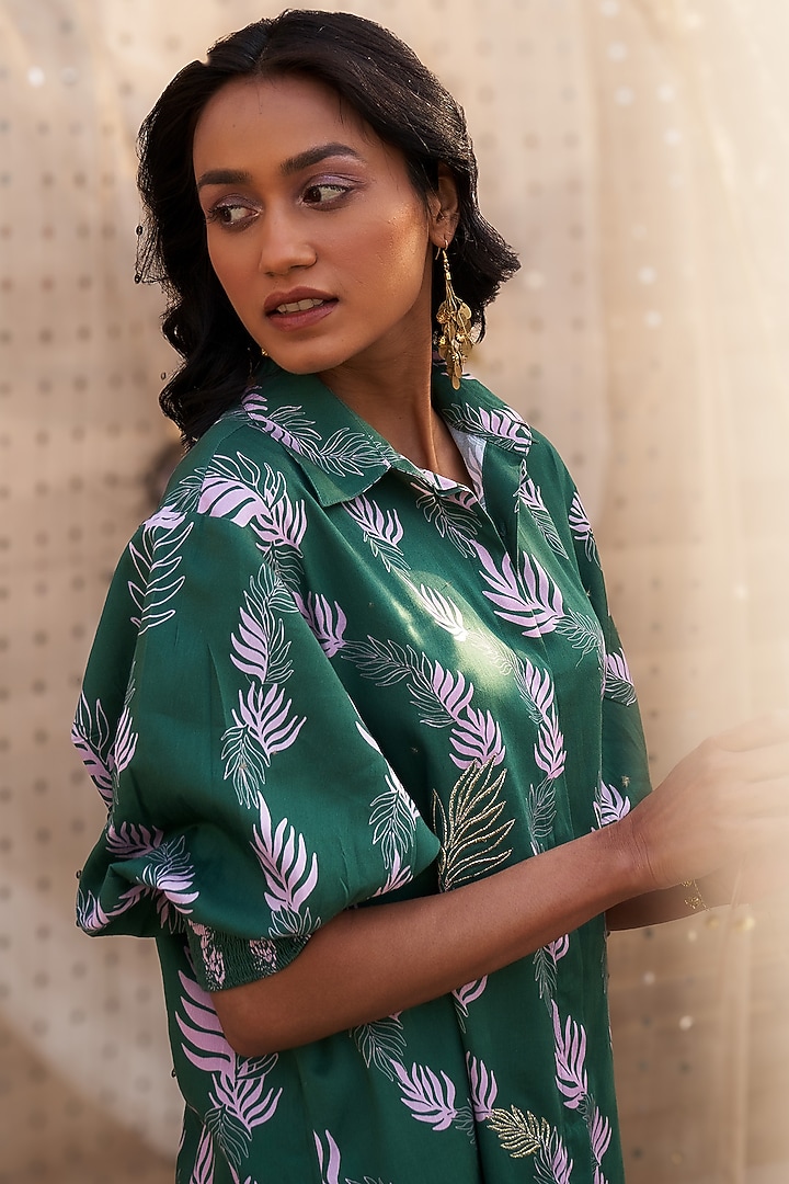 Green Cotton Satin Leaf Printed High-Low Kurta Set by Charkhee at Pernia's Pop Up Shop