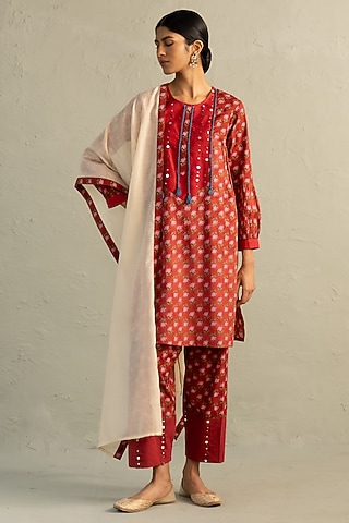 Red Cotton Floral Printed & Sequin Work Kurta Set by Charkhee