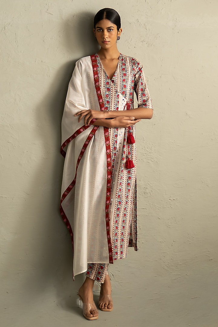 Cream & Red Cotton Handblock Printed & Sequin Work Kurta Set by Charkhee at Pernia's Pop Up Shop