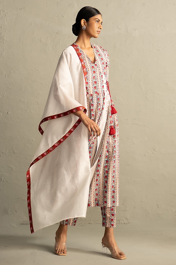 Cream & Red Cotton Handblock Printed & Sequin Work Kurta Set by Charkhee at Pernia's Pop Up Shop