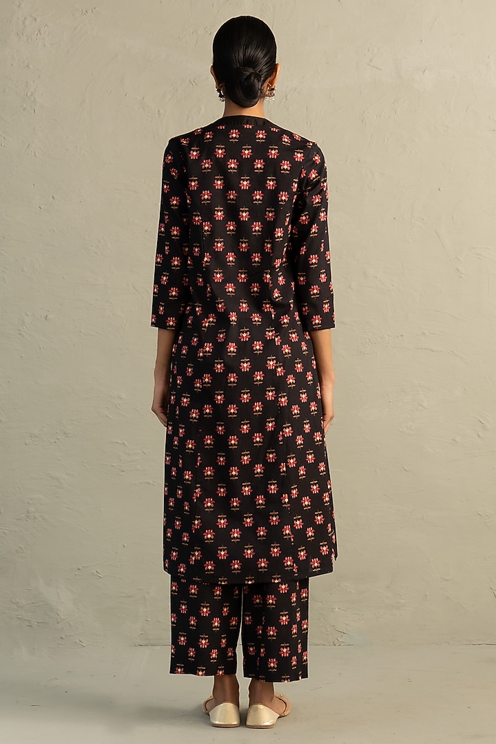 Black Cotton Floral Printed & Sequin Work Kurta Set by Charkhee at Pernia's Pop Up Shop