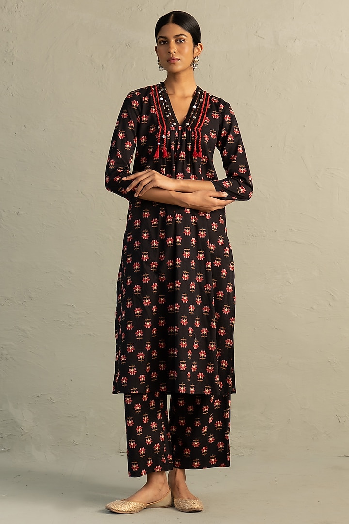 Black Cotton Floral Printed & Sequin Work Kurta Set by Charkhee at Pernia's Pop Up Shop