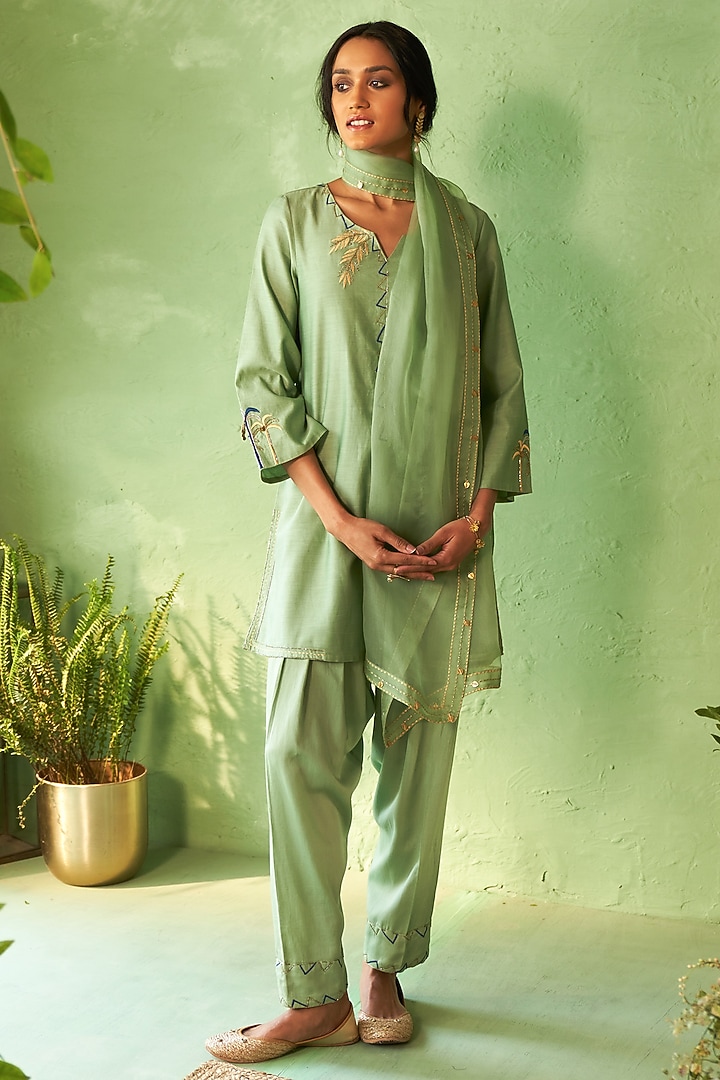Tea Green Chanderi & Voilee Embroidered Short Kurta Set by Charkhee at Pernia's Pop Up Shop