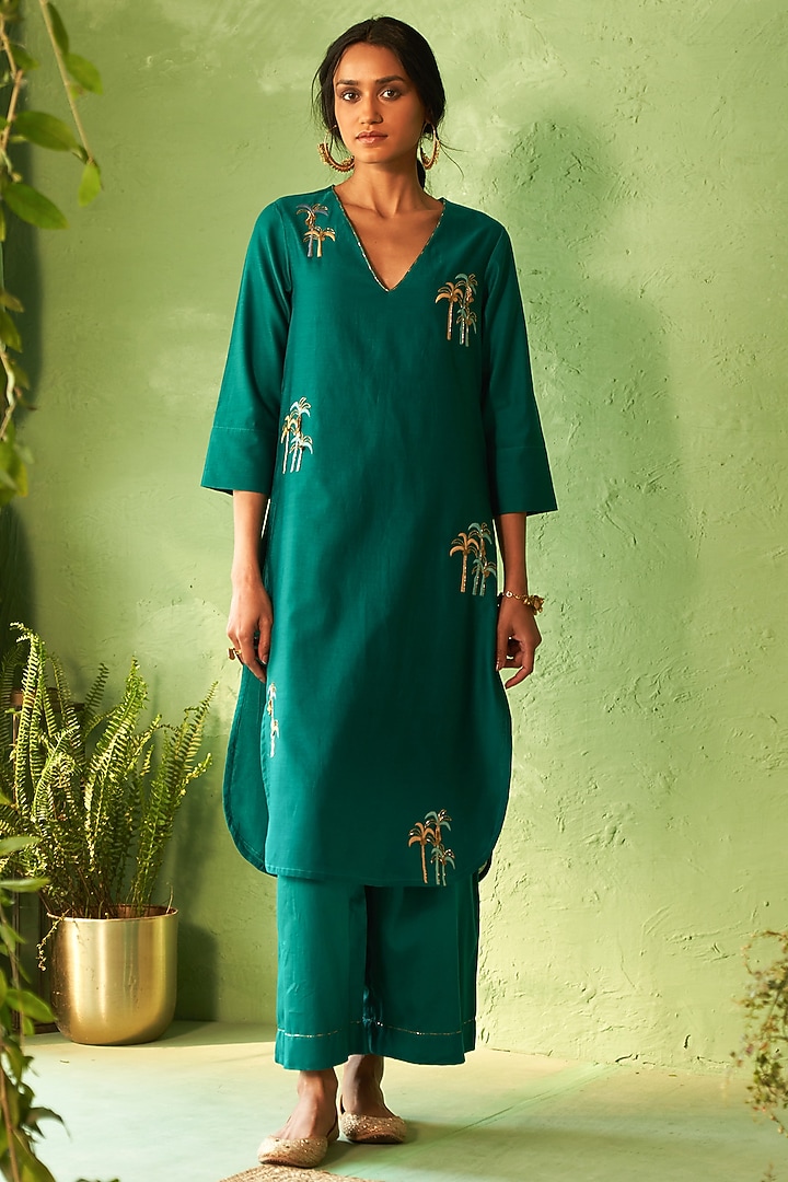 Peacock Green Chanderi & Voile Embroidered Kurta Set by Charkhee at Pernia's Pop Up Shop