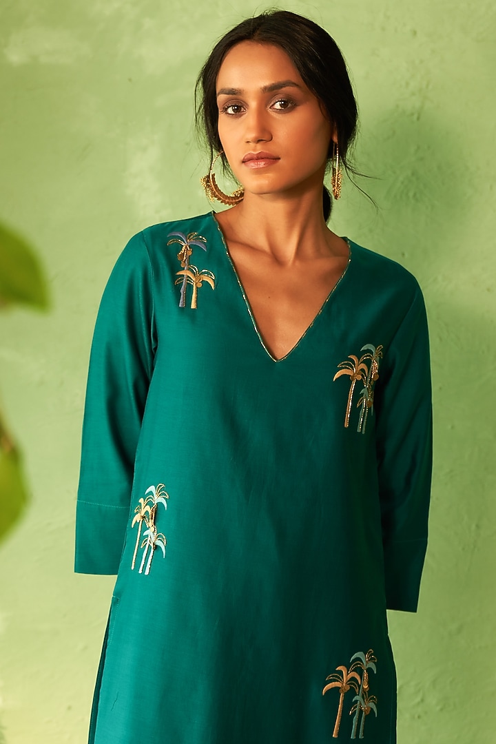 Peacock Green Chanderi & Voile Embroidered Kurta Set by Charkhee at Pernia's Pop Up Shop