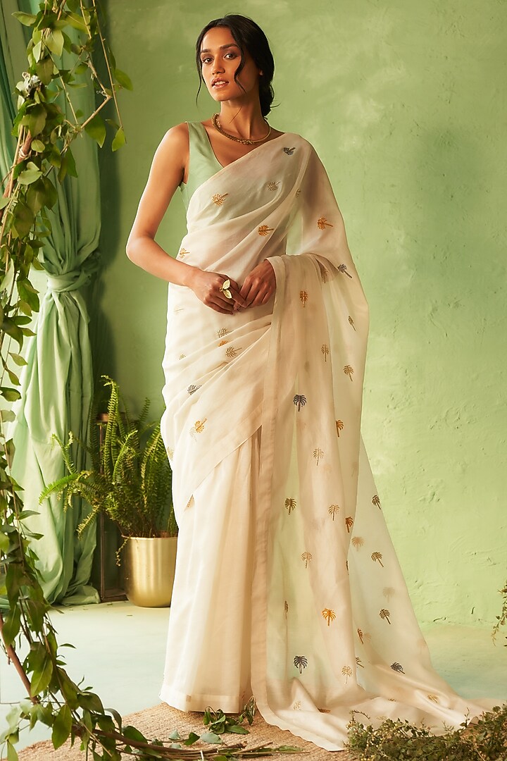 Off-White Chanderi Embroidered Party Wear Saree Set by Charkhee at Pernia's Pop Up Shop