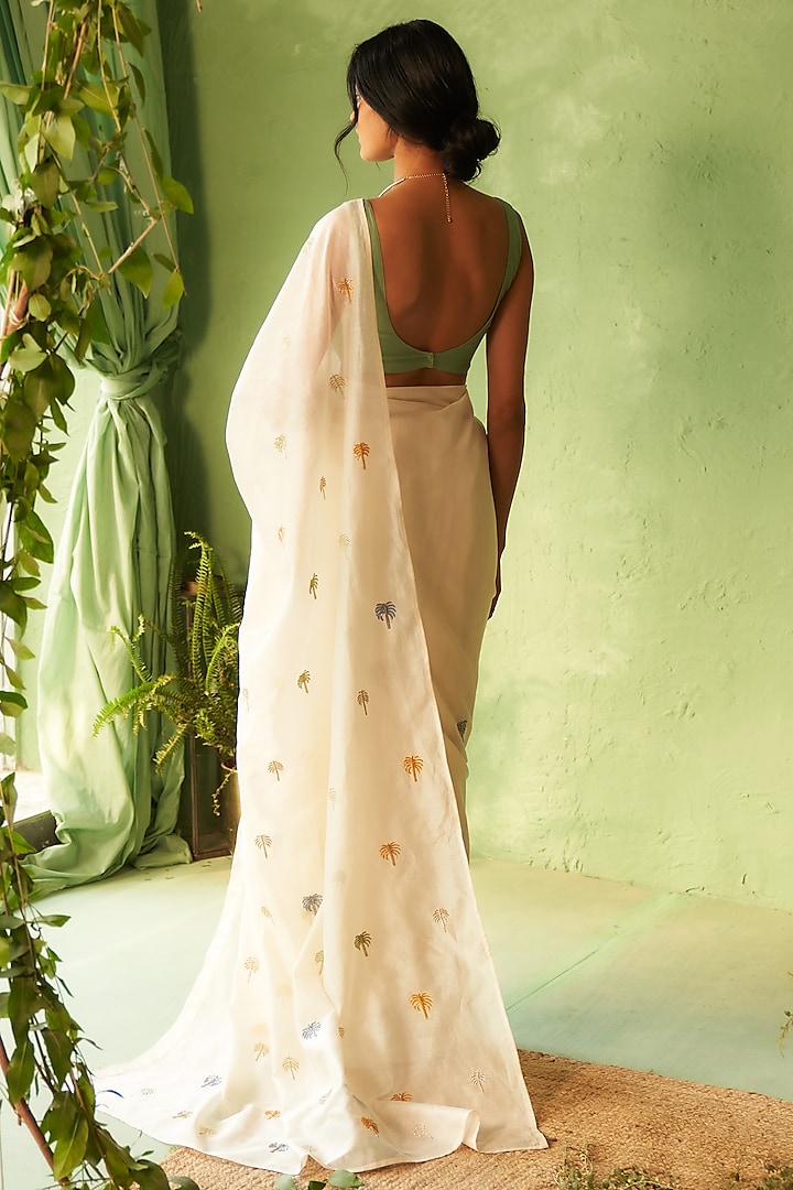 Off-White Chanderi Embroidered Party Wear Saree Set by Charkhee at Pernia's Pop Up Shop