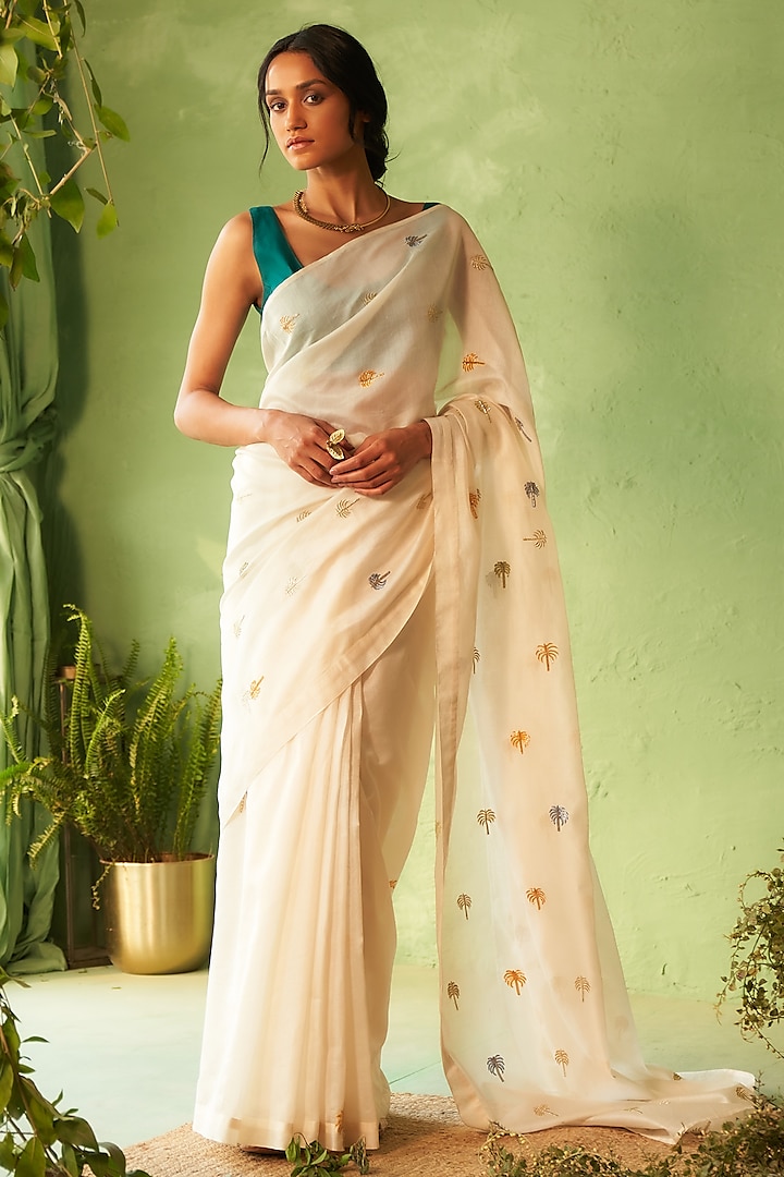 Off-White Chanderi Embroidered Party Wear Saree Set by Charkhee at Pernia's Pop Up Shop