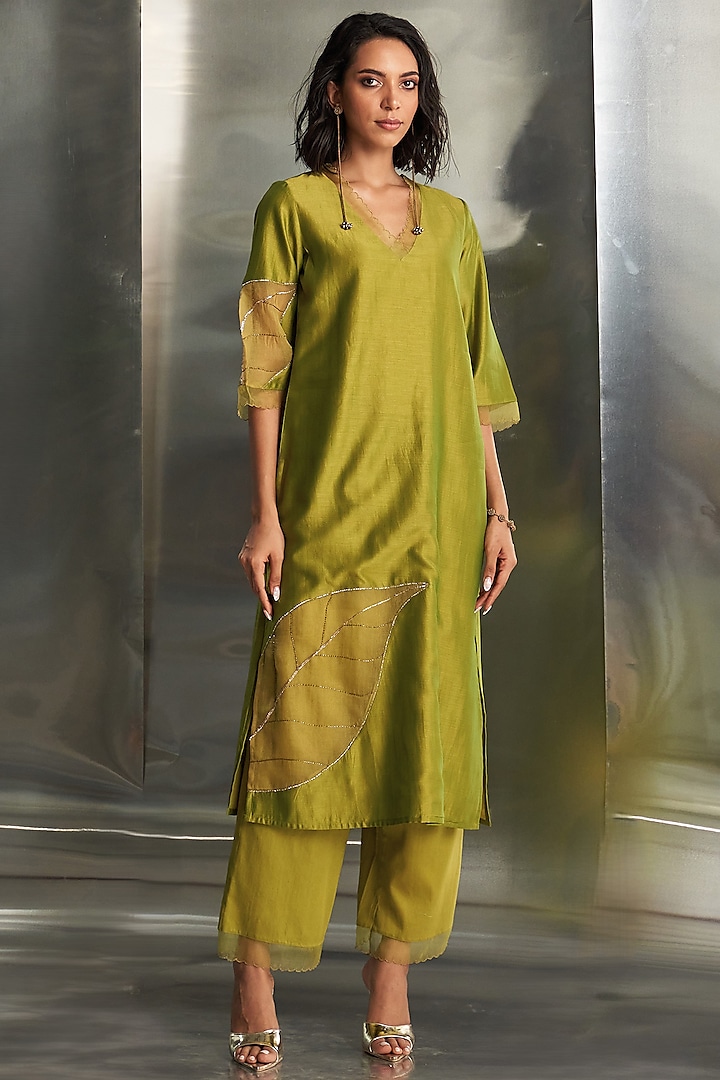 Berry Green Chanderi Nakshi Work Kurta Set by Charkhee at Pernia's Pop Up Shop