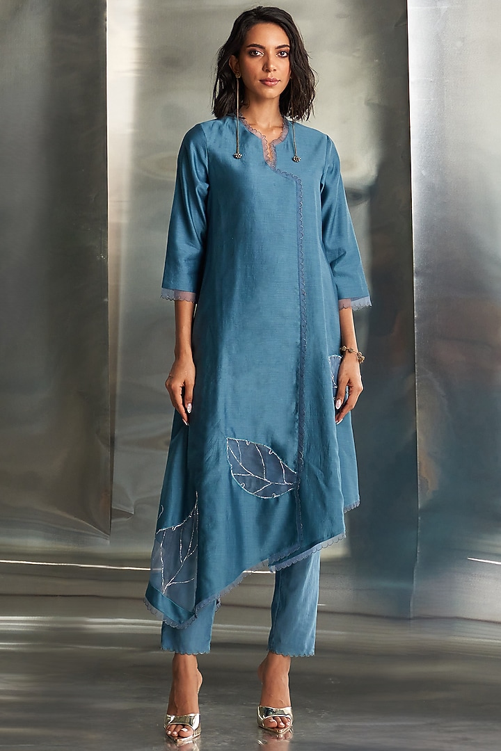 Steel Blue Chanderi Nakshi Hand Embroidered Asymmetrical Kurta Set by Charkhee at Pernia's Pop Up Shop