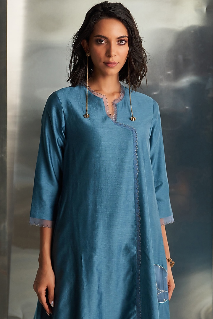 Steel Blue Chanderi Nakshi Hand Embroidered Asymmetrical Kurta Set by Charkhee at Pernia's Pop Up Shop