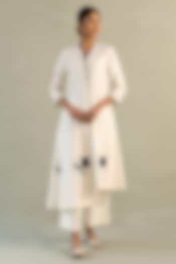 Ivory Chanderi Floral Patchwork Kurta Set by Charkhee at Pernia's Pop Up Shop
