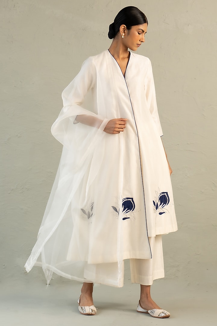 Ivory Chanderi Floral Patchwork A-Line Kurta Set by Charkhee at Pernia's Pop Up Shop