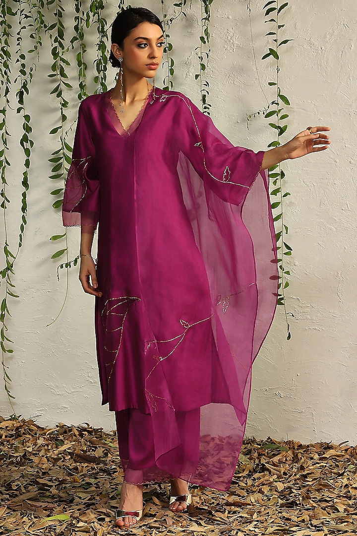 Pop Pink Chanderi Embroidered Kurta Set by Charkhee at Pernia's Pop Up Shop