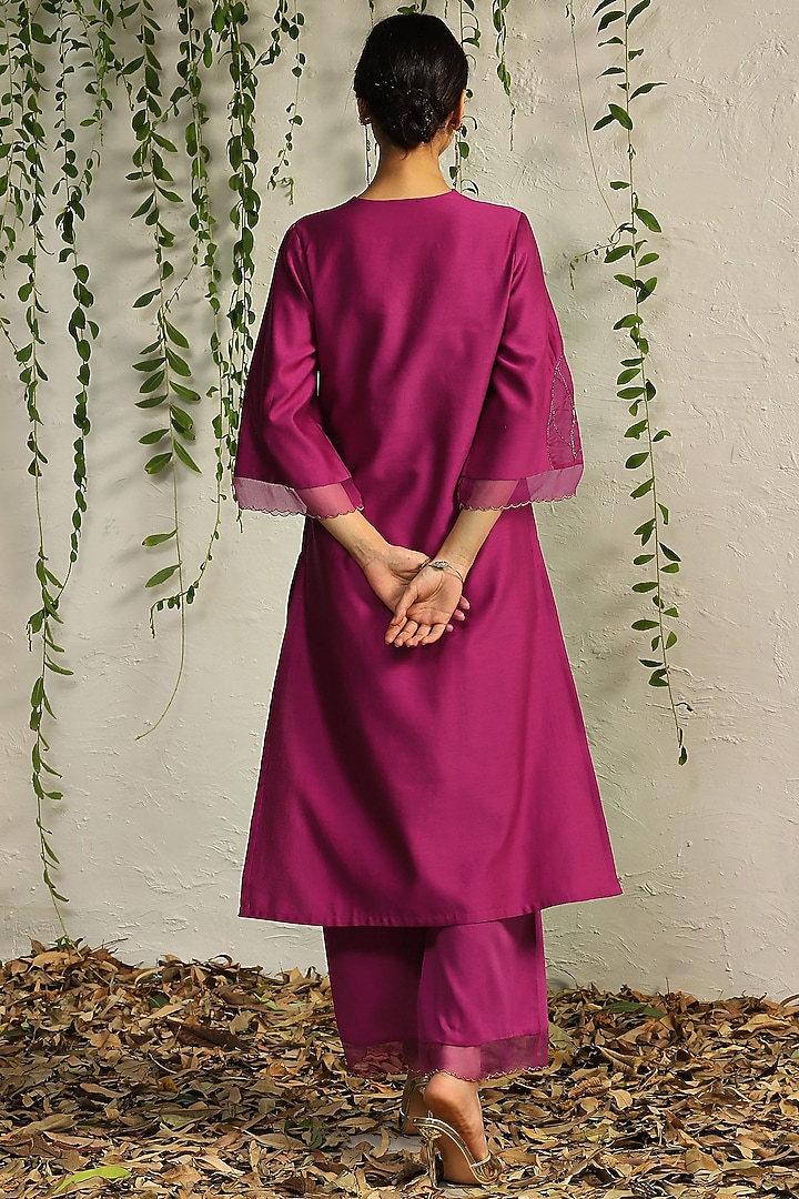 Pop Pink Chanderi Embroidered Kurta Set by Charkhee at Pernia's Pop Up Shop