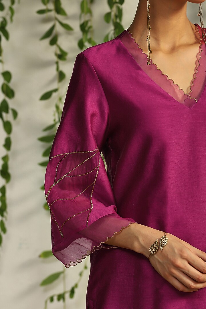 Pop Pink Chanderi Embroidered Kurta Set by Charkhee at Pernia's Pop Up Shop