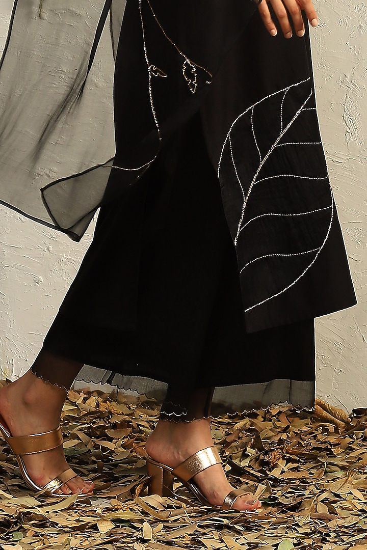 Black Chanderi Embroidered Kurta Set by Charkhee at Pernia's Pop Up Shop