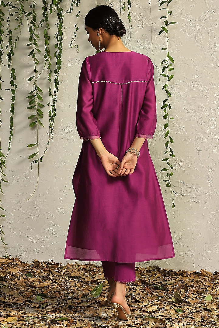 Pop Pink Chanderi Embroidered Kurta Set by Charkhee at Pernia's Pop Up Shop