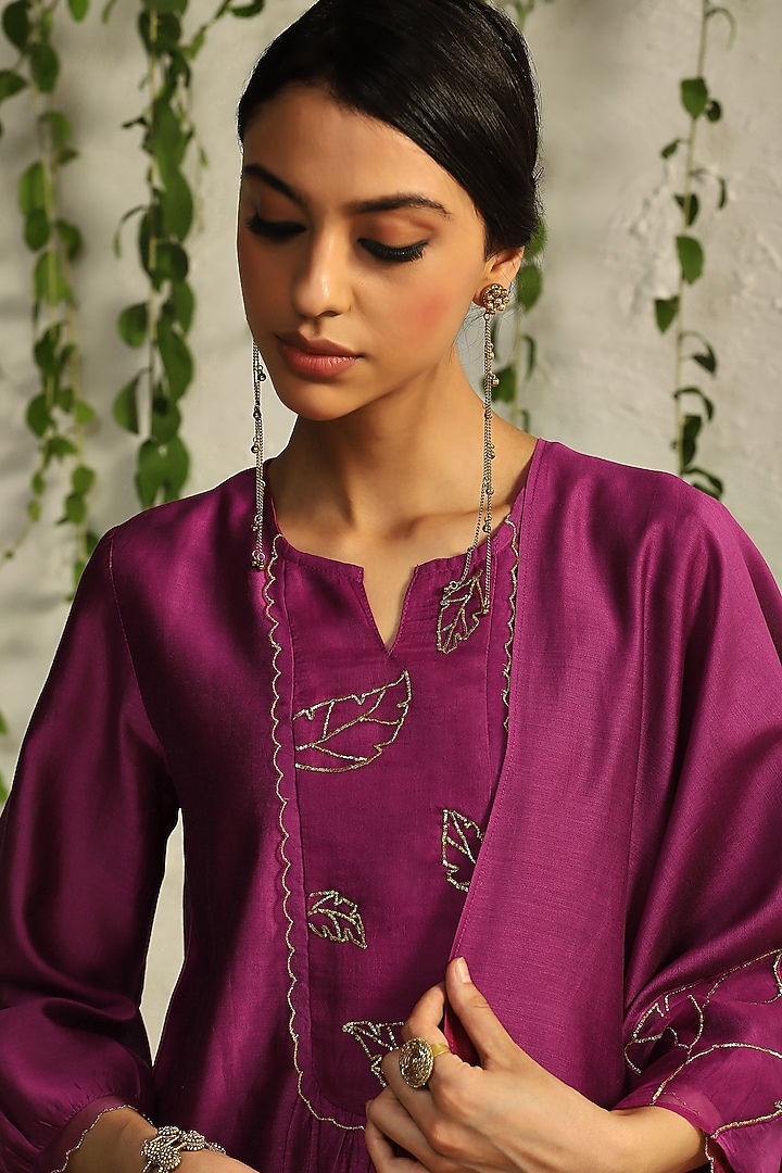 Pop Pink Chanderi Embroidered Kurta Set by Charkhee at Pernia's Pop Up Shop
