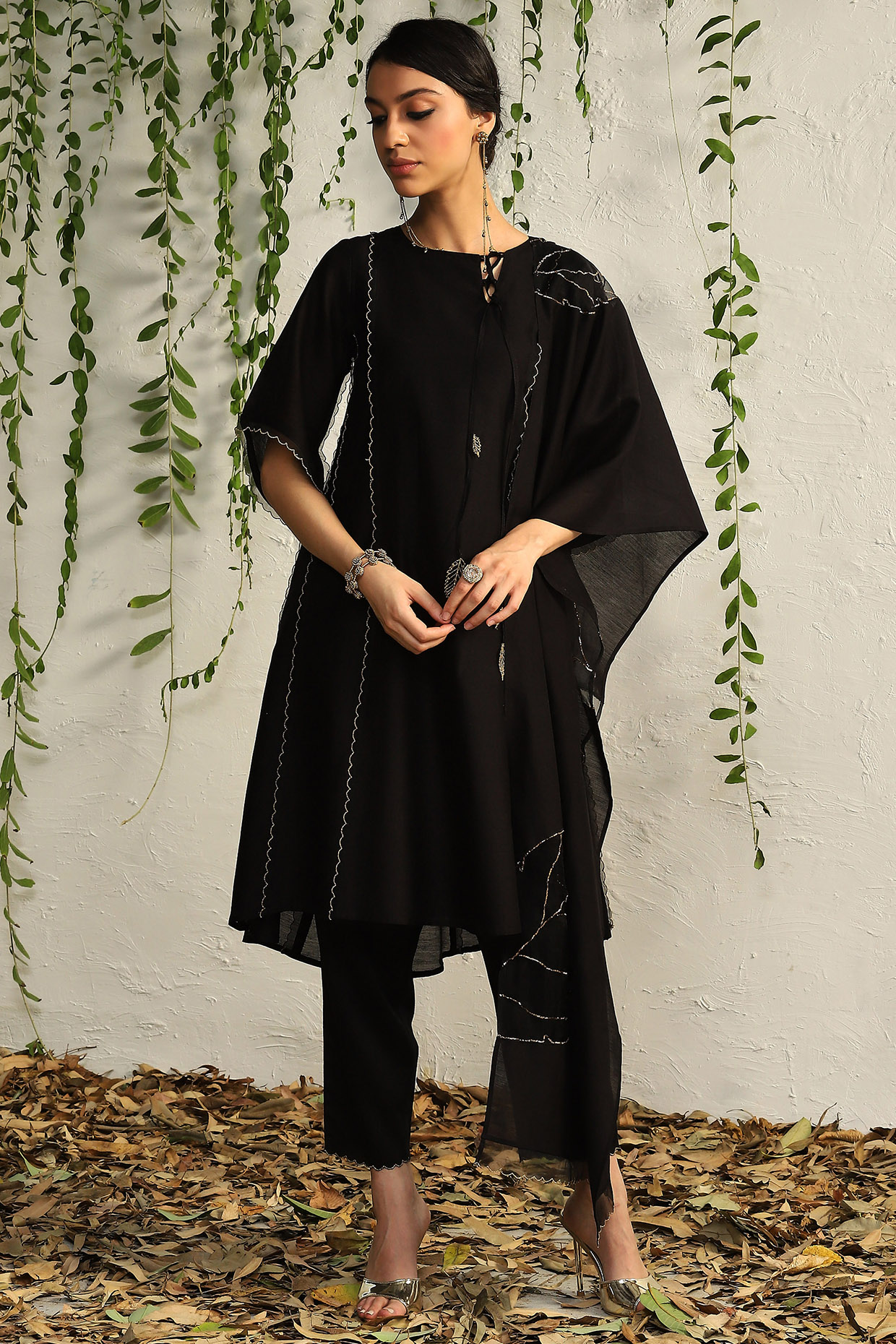 Aanchal in Chikankari Long Kurta in Chanderi Silk for Women- Black - House  Of Kari (Chikankari Clothing)