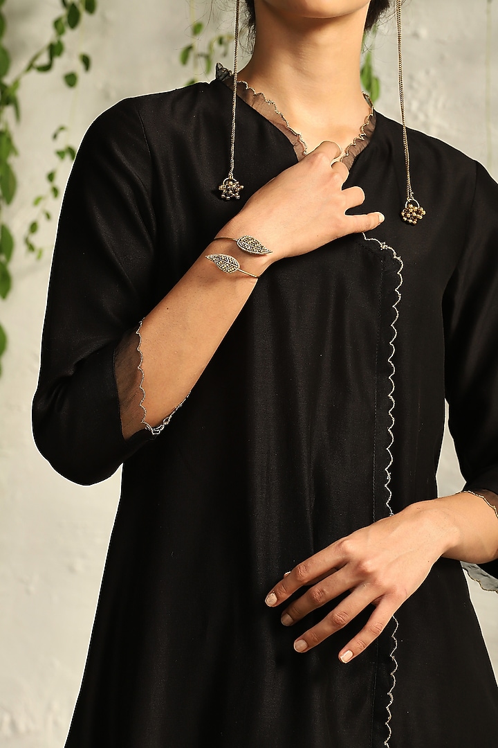Black Chanderi Embroidered Asymmetric Kurta Set by Charkhee at Pernia's Pop Up Shop