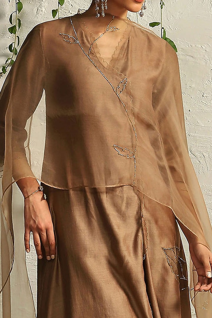 Ginger Chanderi Embroidered Asymmetric Kurta Set by Charkhee at Pernia's Pop Up Shop