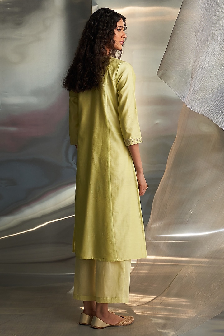 Butter Yellow Chanderi Embroidered Kurta Set by Charkhee at Pernia's Pop Up Shop