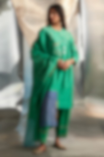 Lush Green Chanderi Boota Embroidered Kurta Set by Charkhee at Pernia's Pop Up Shop