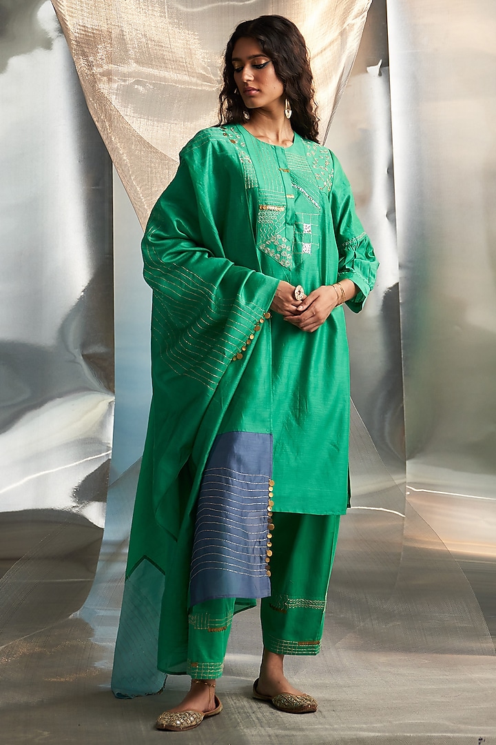 Lush Green Chanderi Boota Embroidered Kurta Set by Charkhee at Pernia's Pop Up Shop