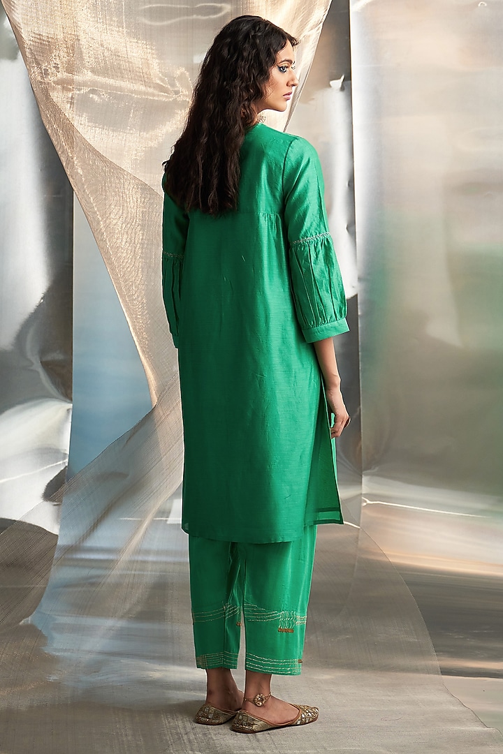 Lush Green Chanderi Boota Embroidered Kurta Set by Charkhee at Pernia's Pop Up Shop