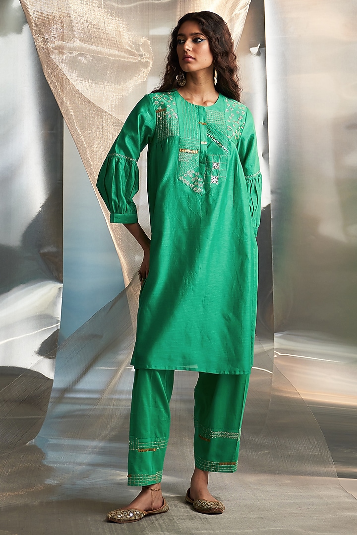Lush Green Chanderi Boota Embroidered Kurta Set by Charkhee at Pernia's Pop Up Shop