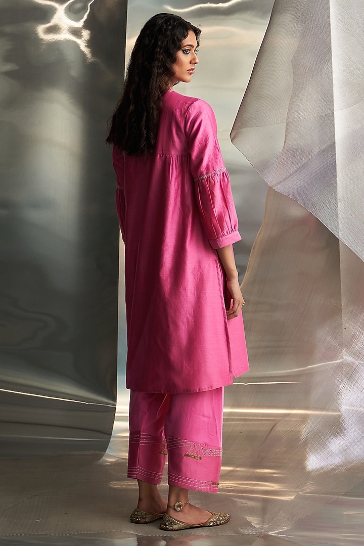 Bloom Pink Chanderi Boota Embroidered Kurta Set by Charkhee at Pernia's Pop Up Shop
