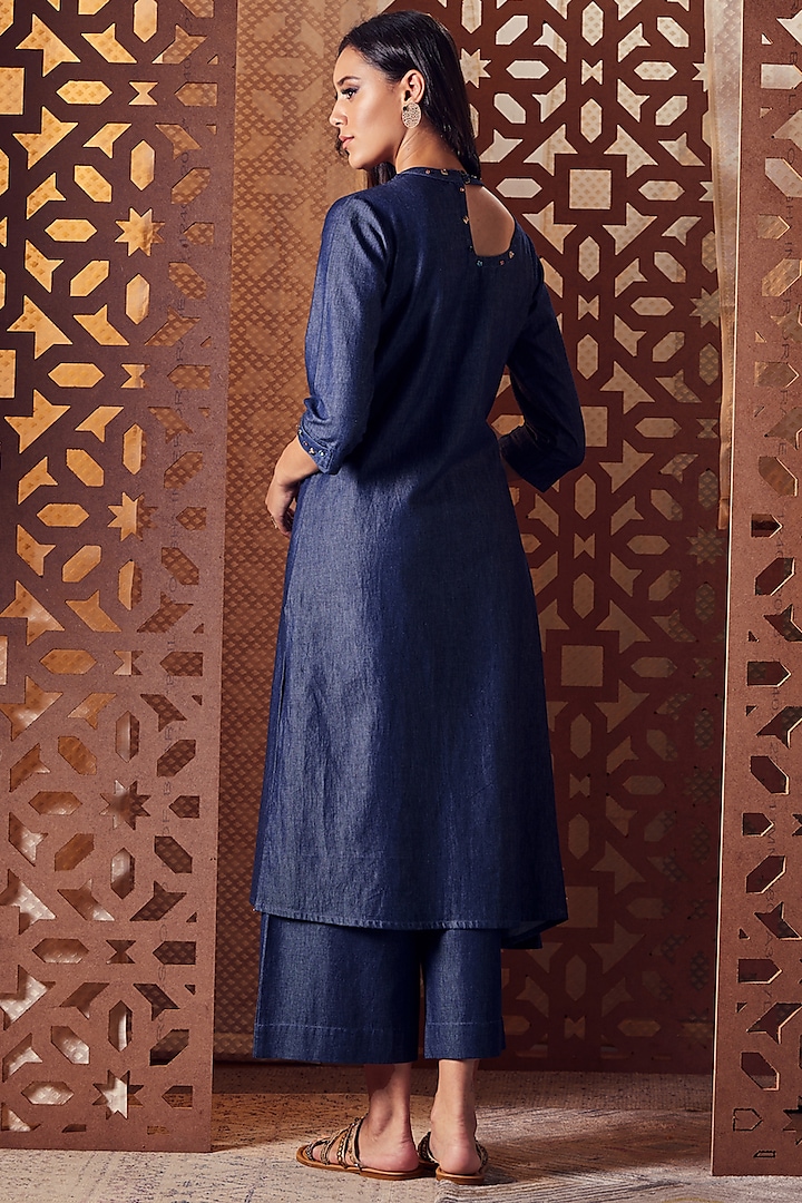Blue Embroidered Kurta Set by Charkhee at Pernia's Pop Up Shop