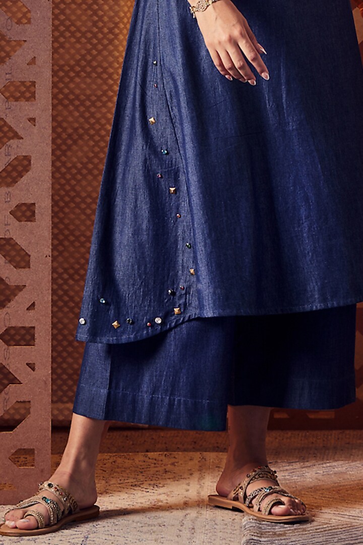 Blue Embroidered Kurta Set by Charkhee at Pernia's Pop Up Shop