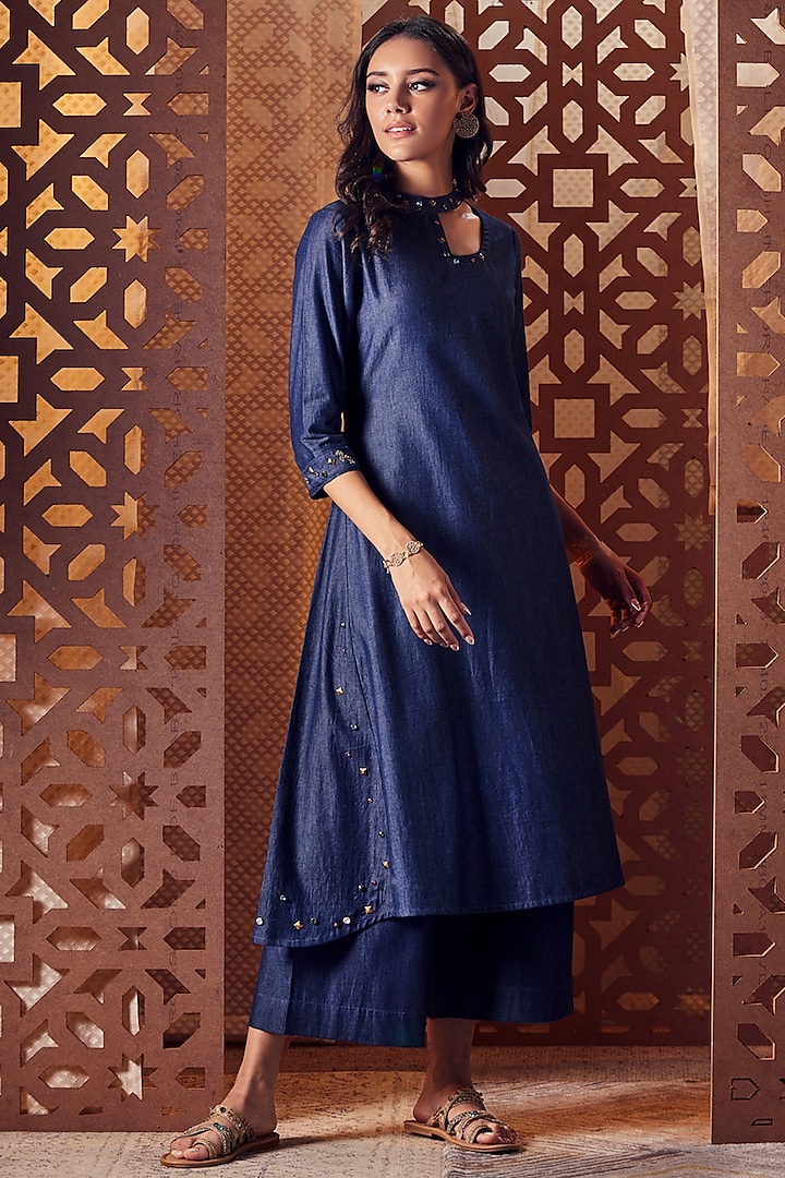 Blue Embroidered Kurta Set by Charkhee at Pernia's Pop Up Shop