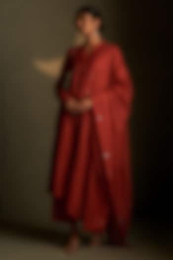 Crimson Mul Chanderi & Voil Embroidered Kurta Set by Charkhee at Pernia's Pop Up Shop
