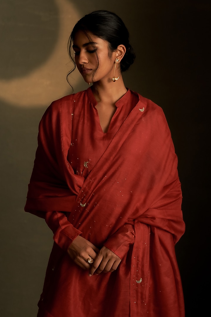Crimson Mul Chanderi & Voil Embroidered Kurta Set by Charkhee at Pernia's Pop Up Shop