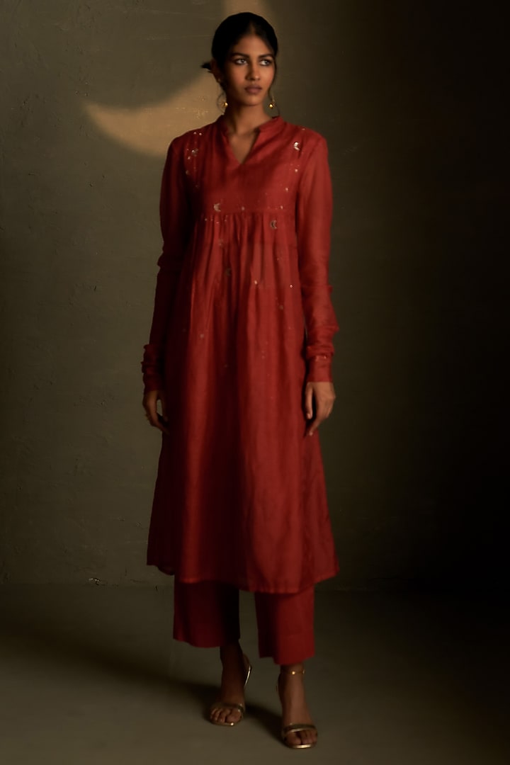 Crimson Mul Chanderi & Voil Embroidered Kurta Set by Charkhee at Pernia's Pop Up Shop